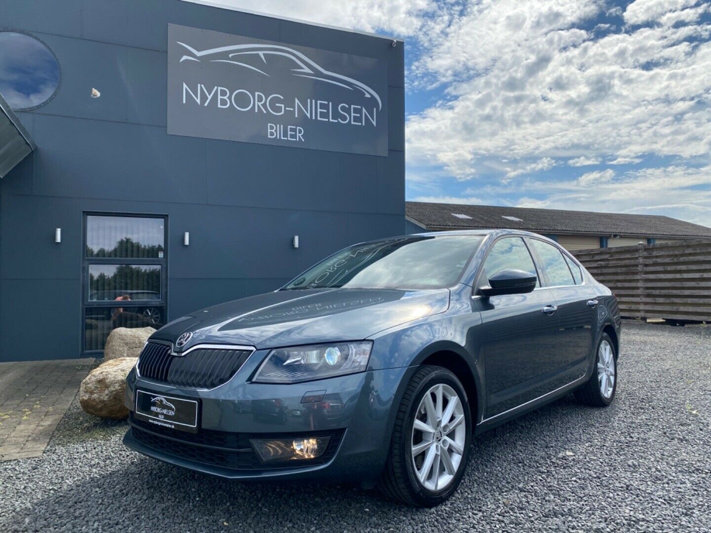Grå Skoda Octavia fra 2015