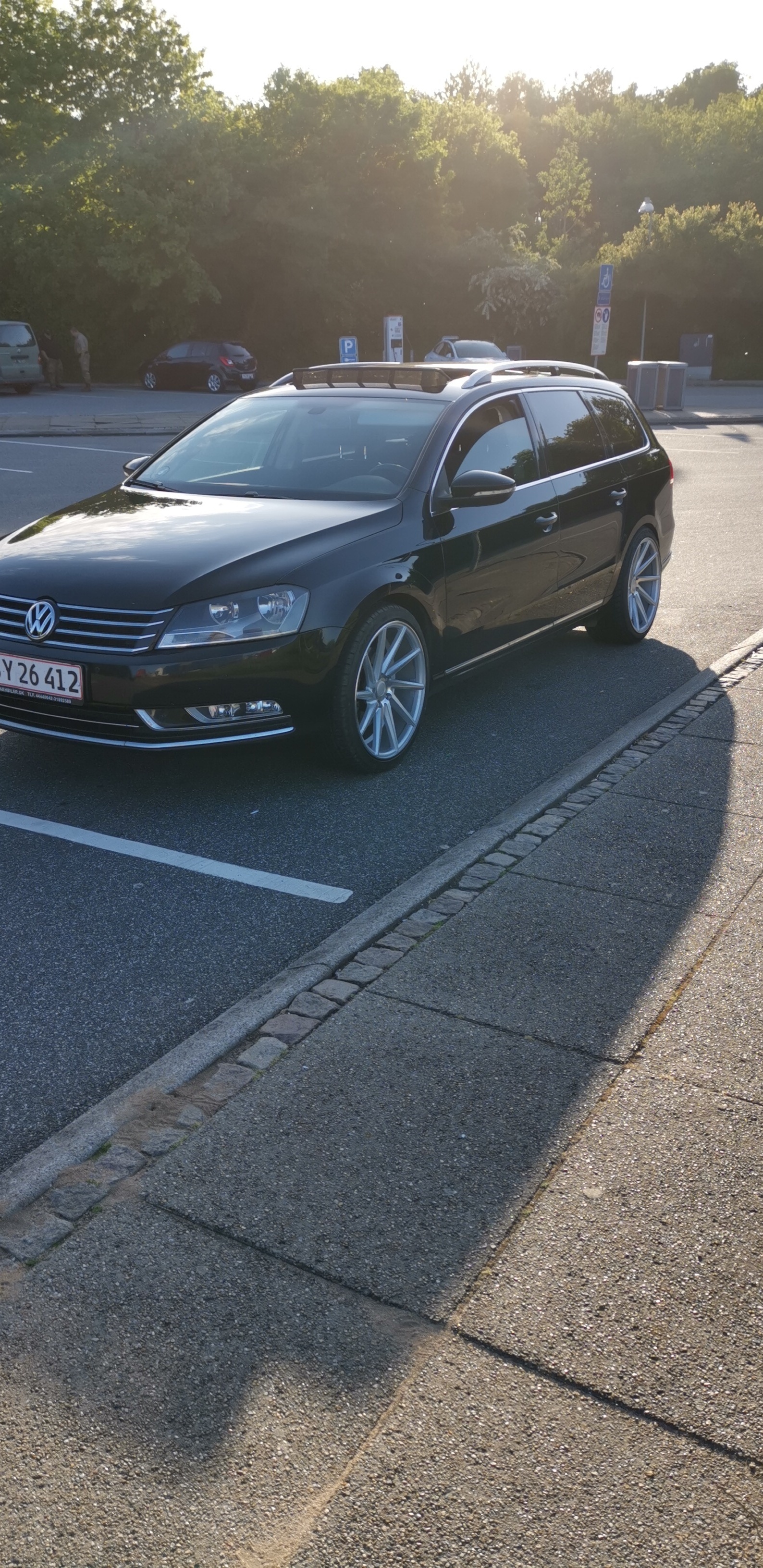 Sort VW Passat fra 2010