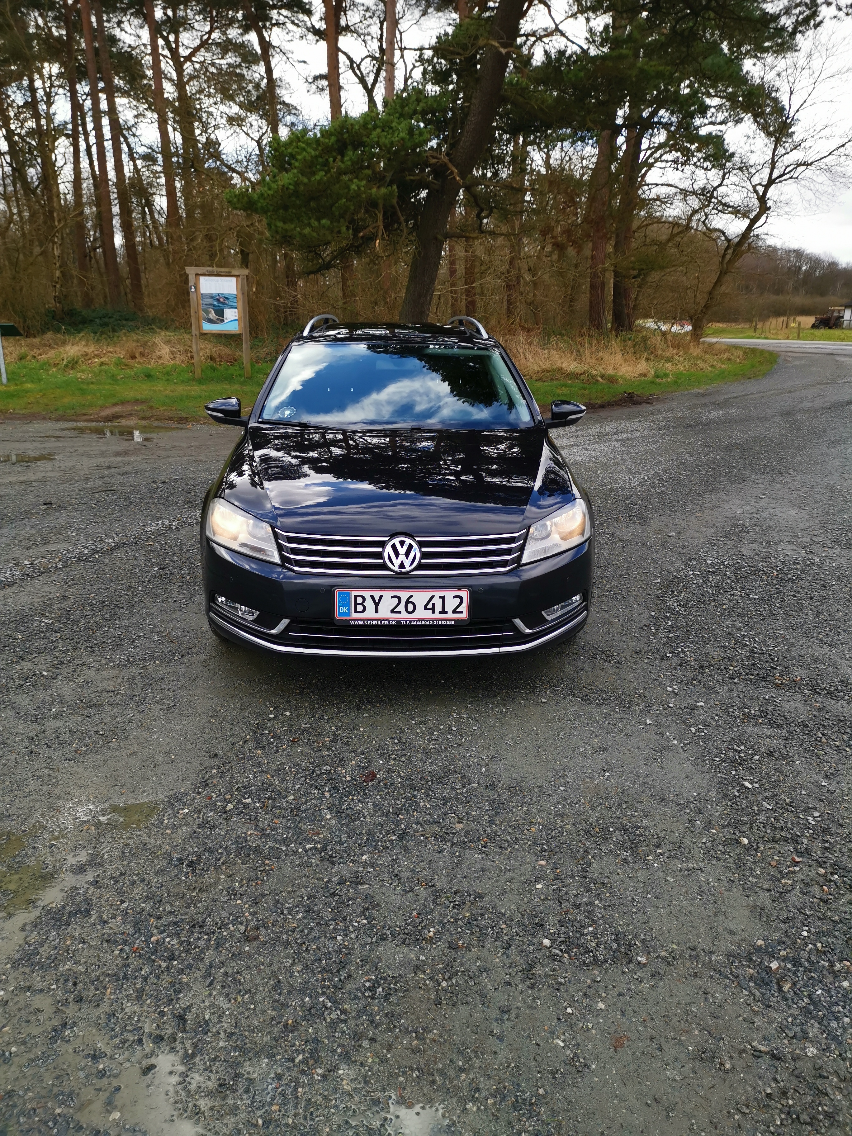 Sort VW Passat fra 2010