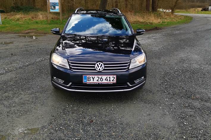 Sort VW Passat fra 2010