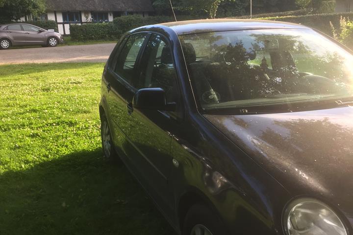 Sort VW Polo fra 2022