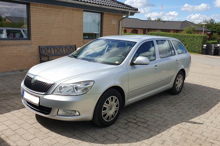 Sølv Skoda Octavia fra 2010
