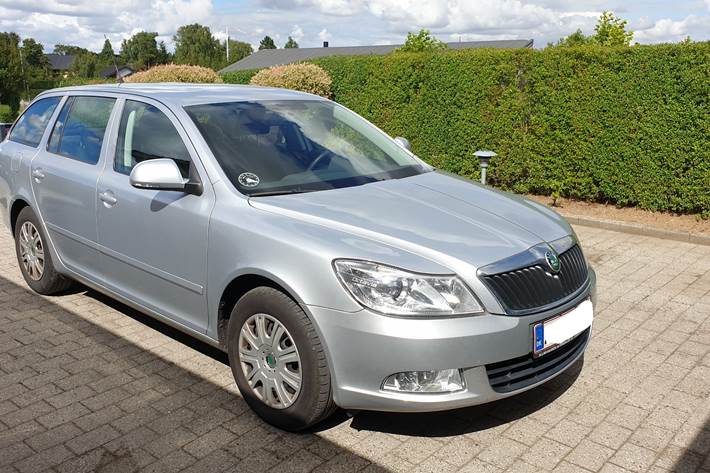 Sølv Skoda Octavia fra 2010