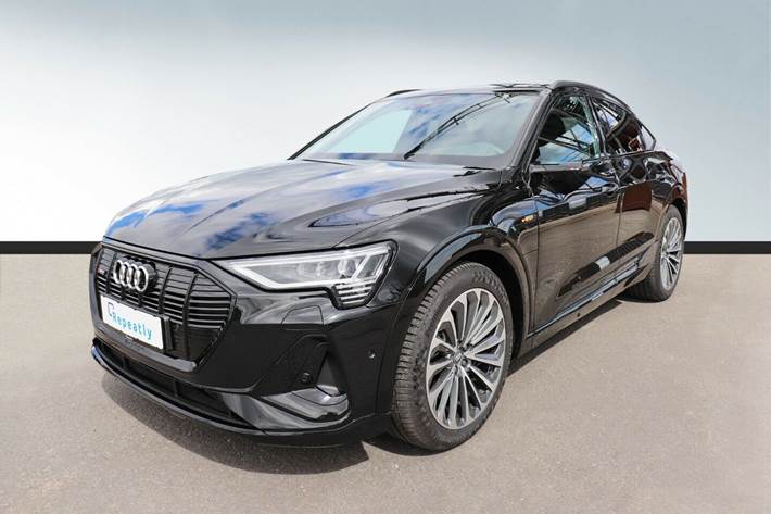 Grå Audi e-tron fra 2020