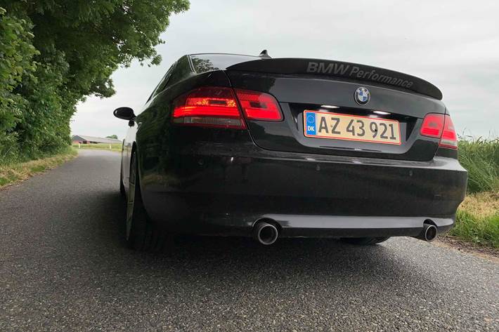 Sort BMW 335 fra 2007
