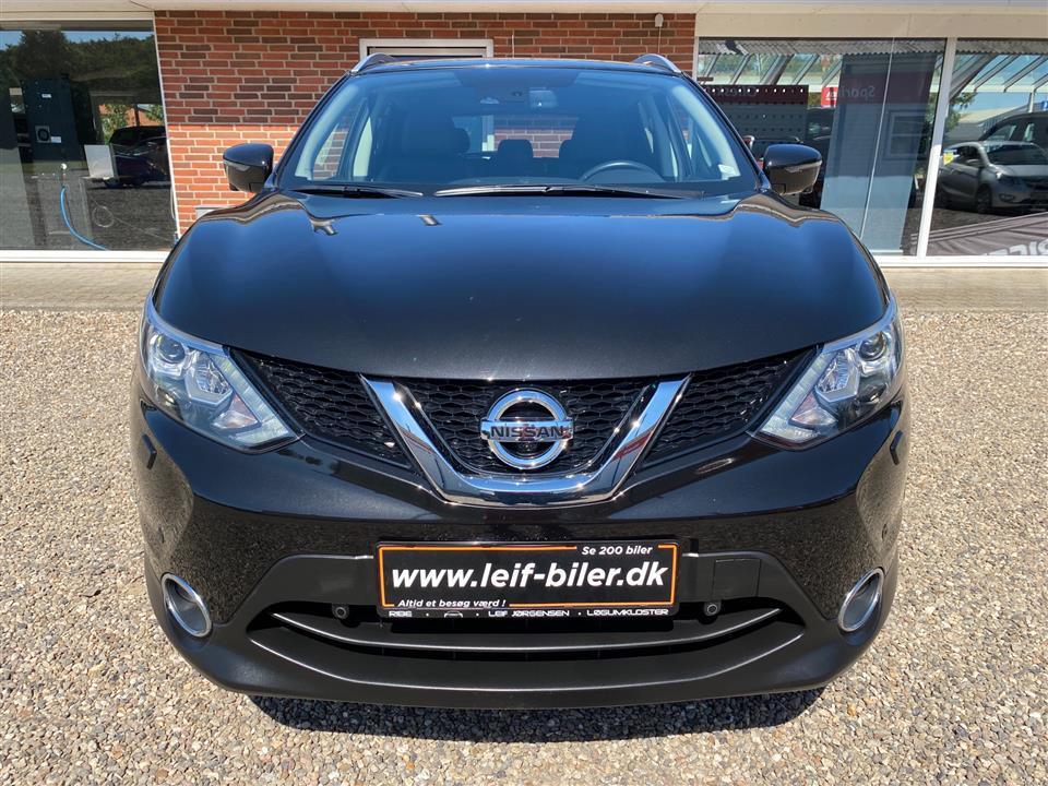 Sort Nissan Qashqai fra 2016