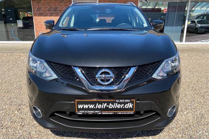 Sort Nissan Qashqai fra 2016