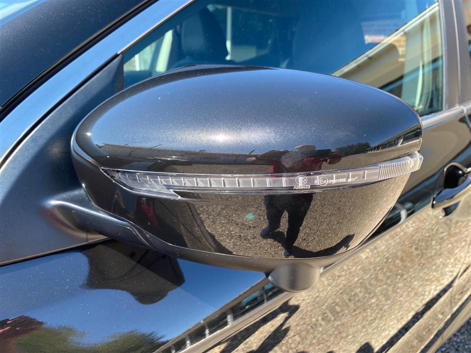Sort Nissan Qashqai fra 2016