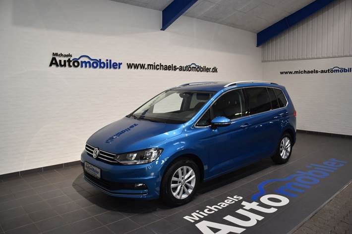 Blå VW Touran fra 2018