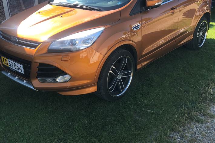 Bronze Ford Kuga fra 2015