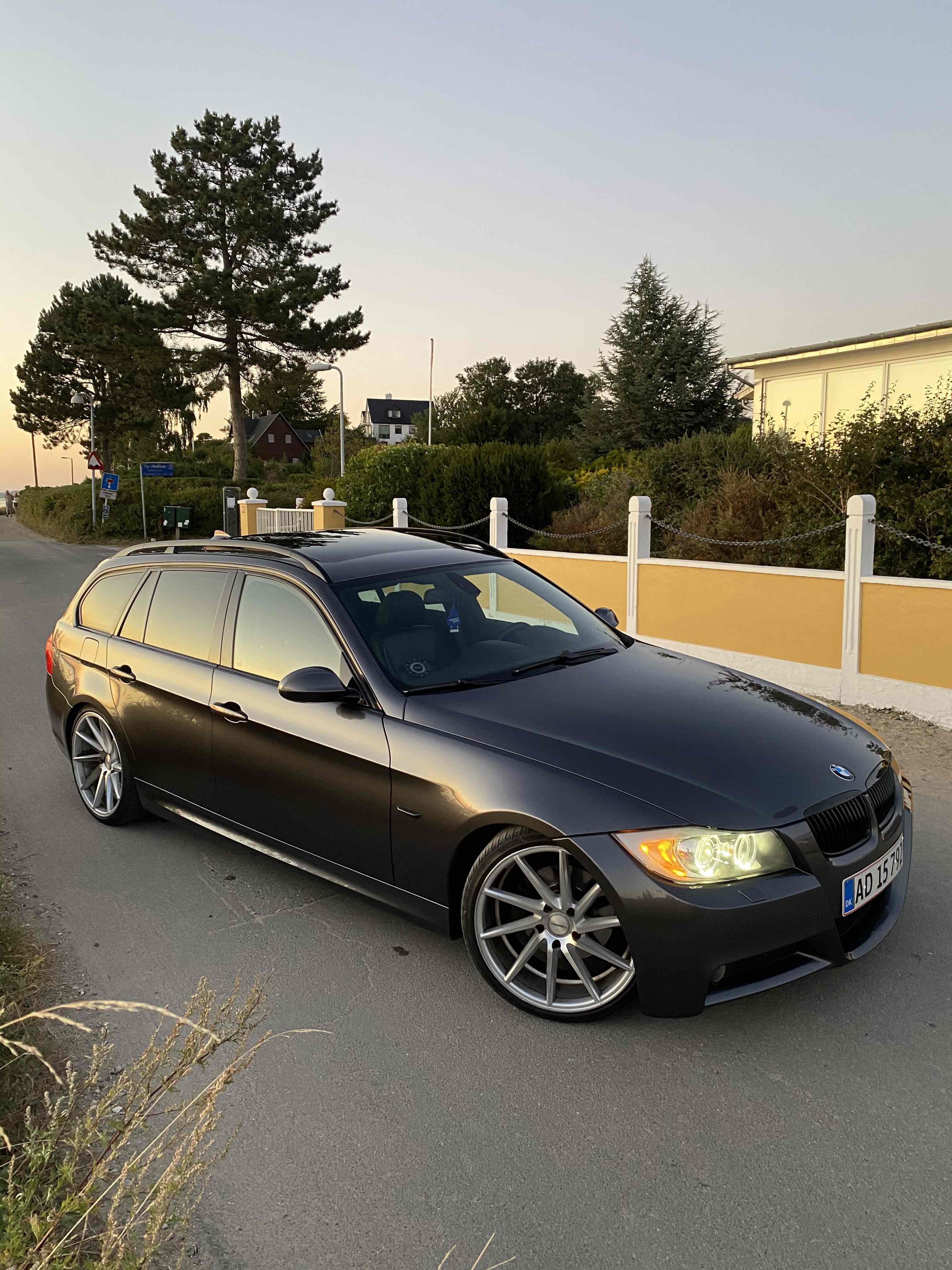 Grå BMW 320d fra 2007