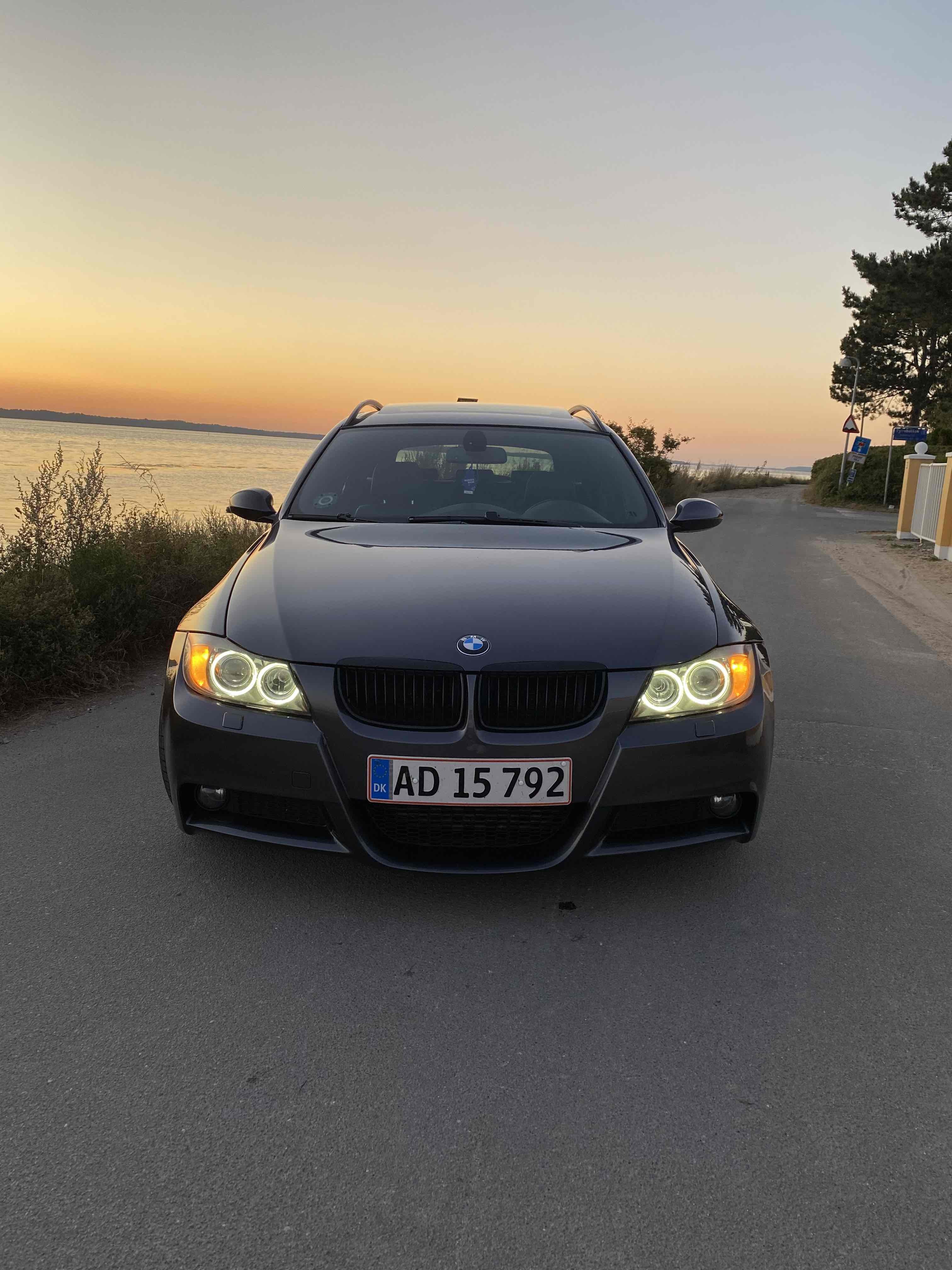 Grå BMW 320d fra 2007