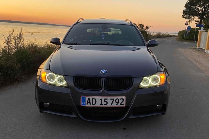 Grå BMW 320d fra 2007