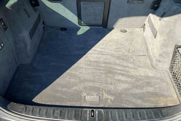 Grå BMW 320d fra 2007