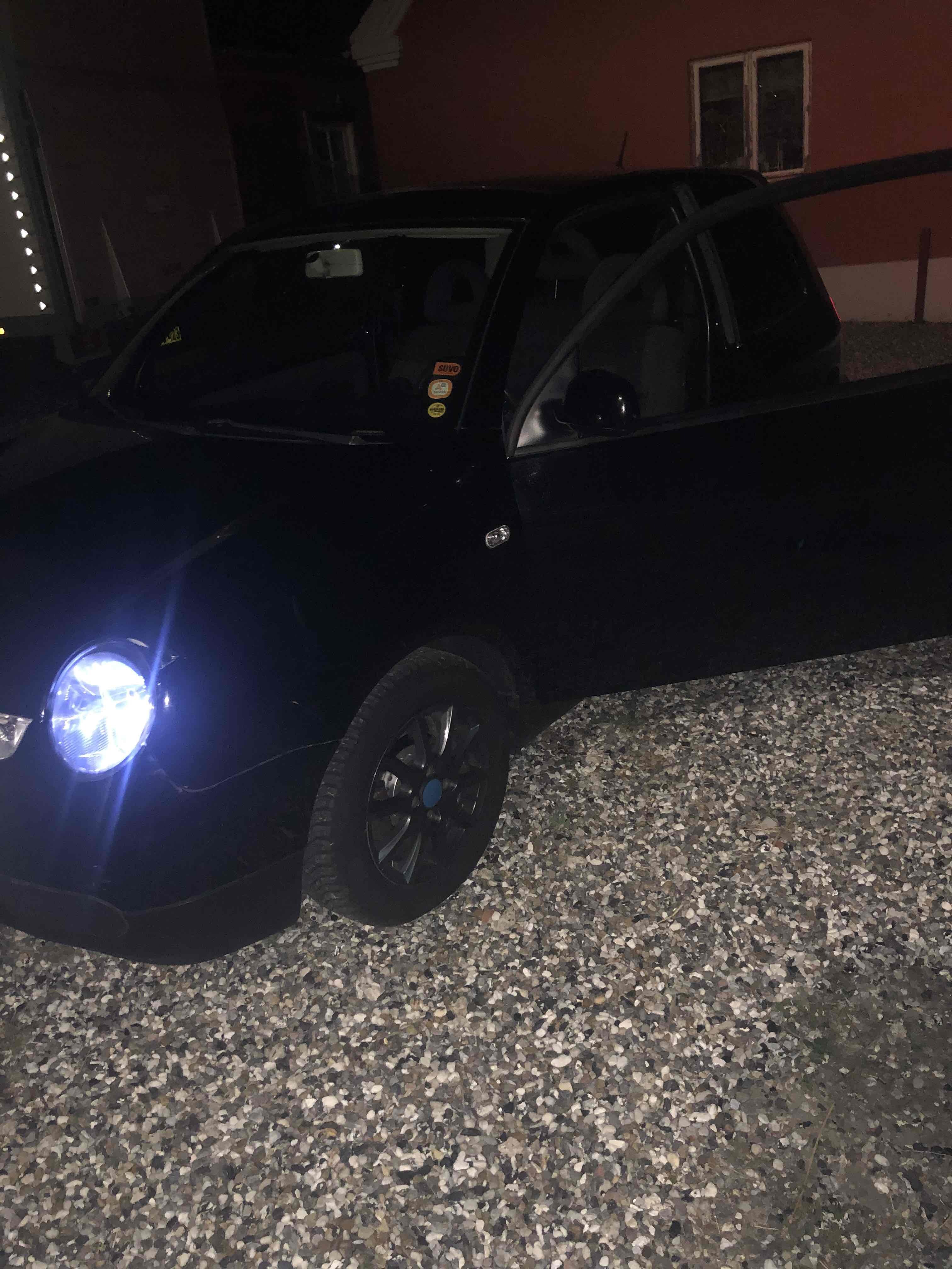 Sort VW Lupo fra 2004