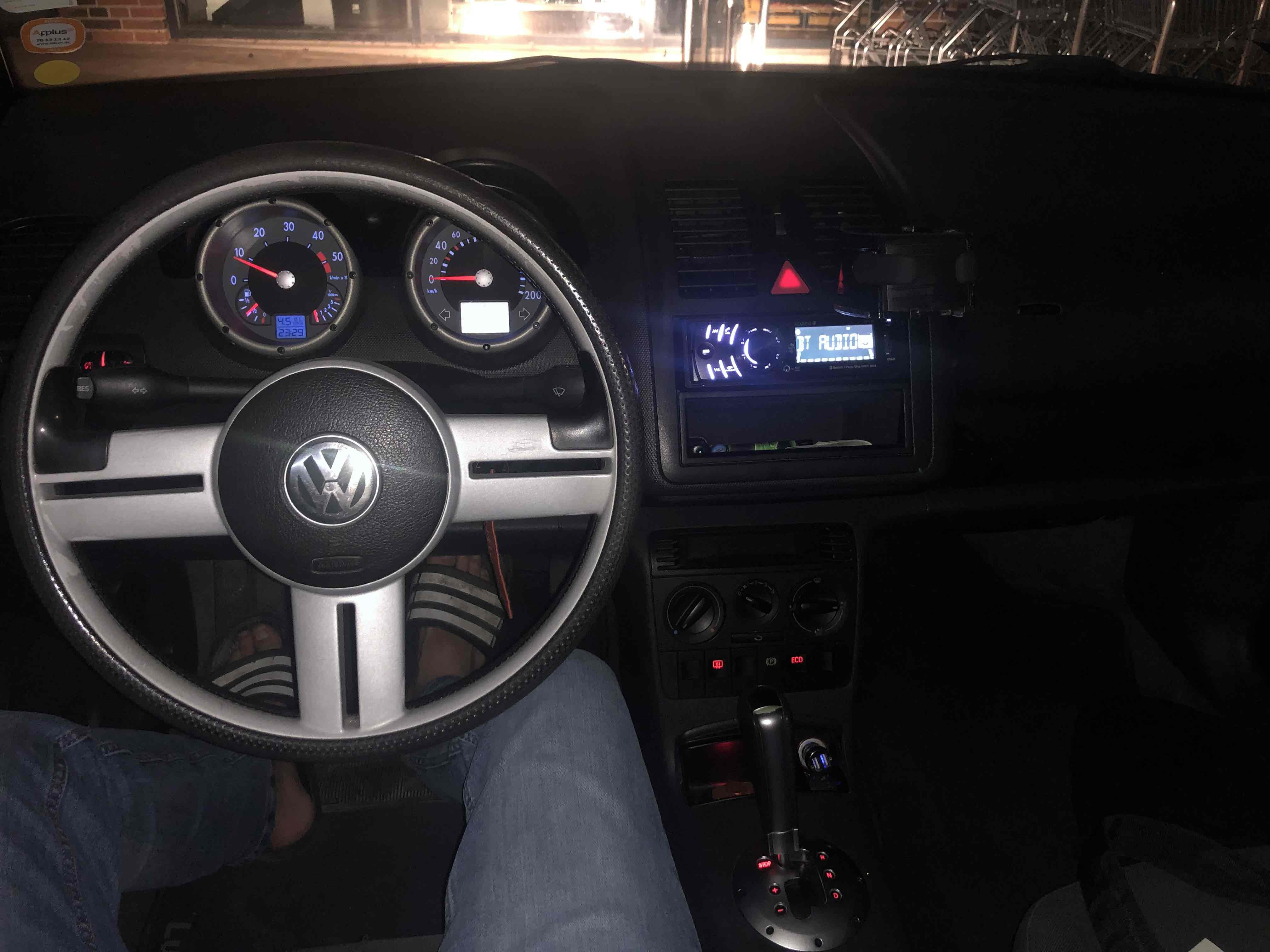 Sort VW Lupo fra 2004