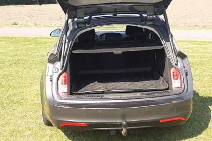 Sort Opel Insignia fra 2009