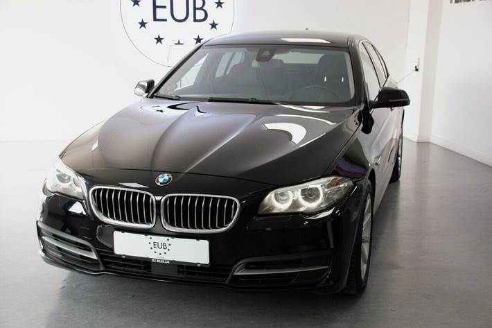 Grå BMW 535d fra 2015