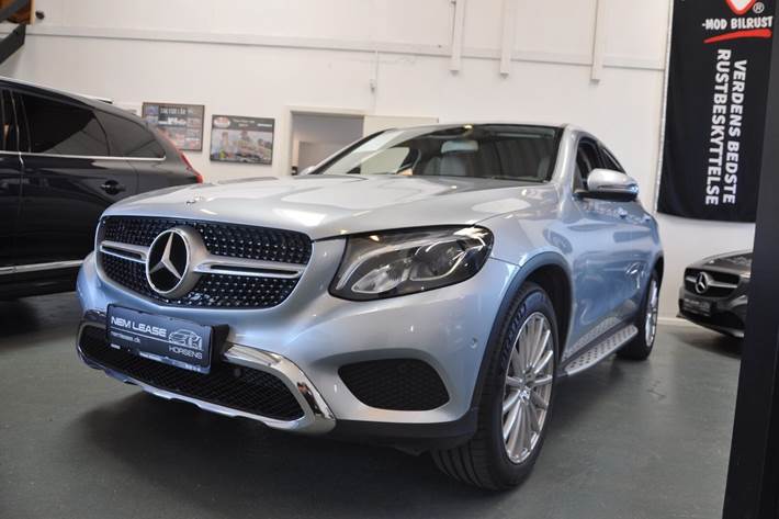 Grå Mercedes GLC250 fra 2017