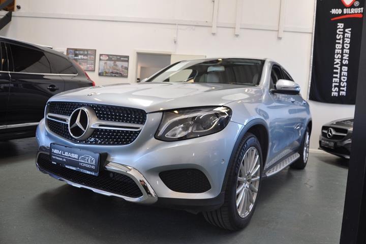 Grå Mercedes GLC250 fra 2017