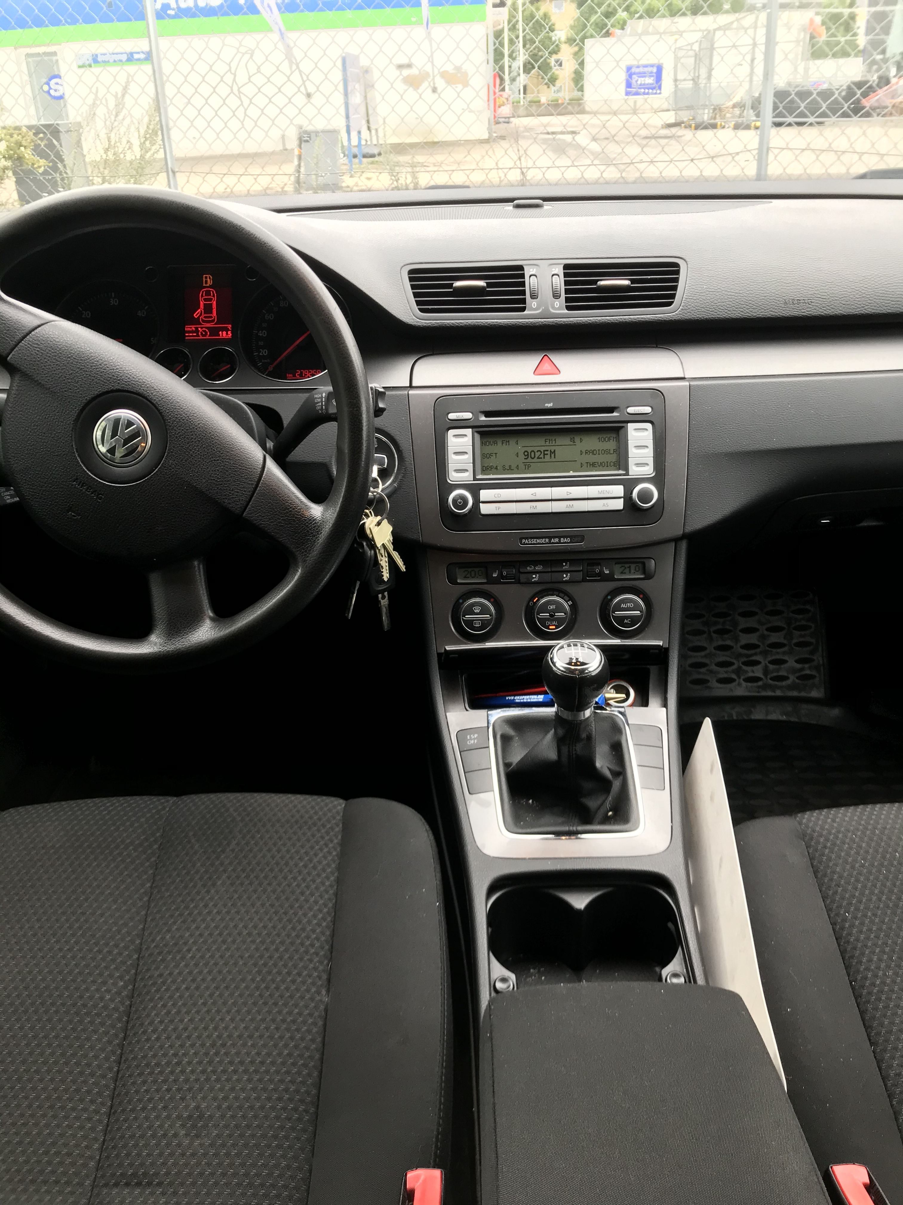 Sort VW Passat fra 2008