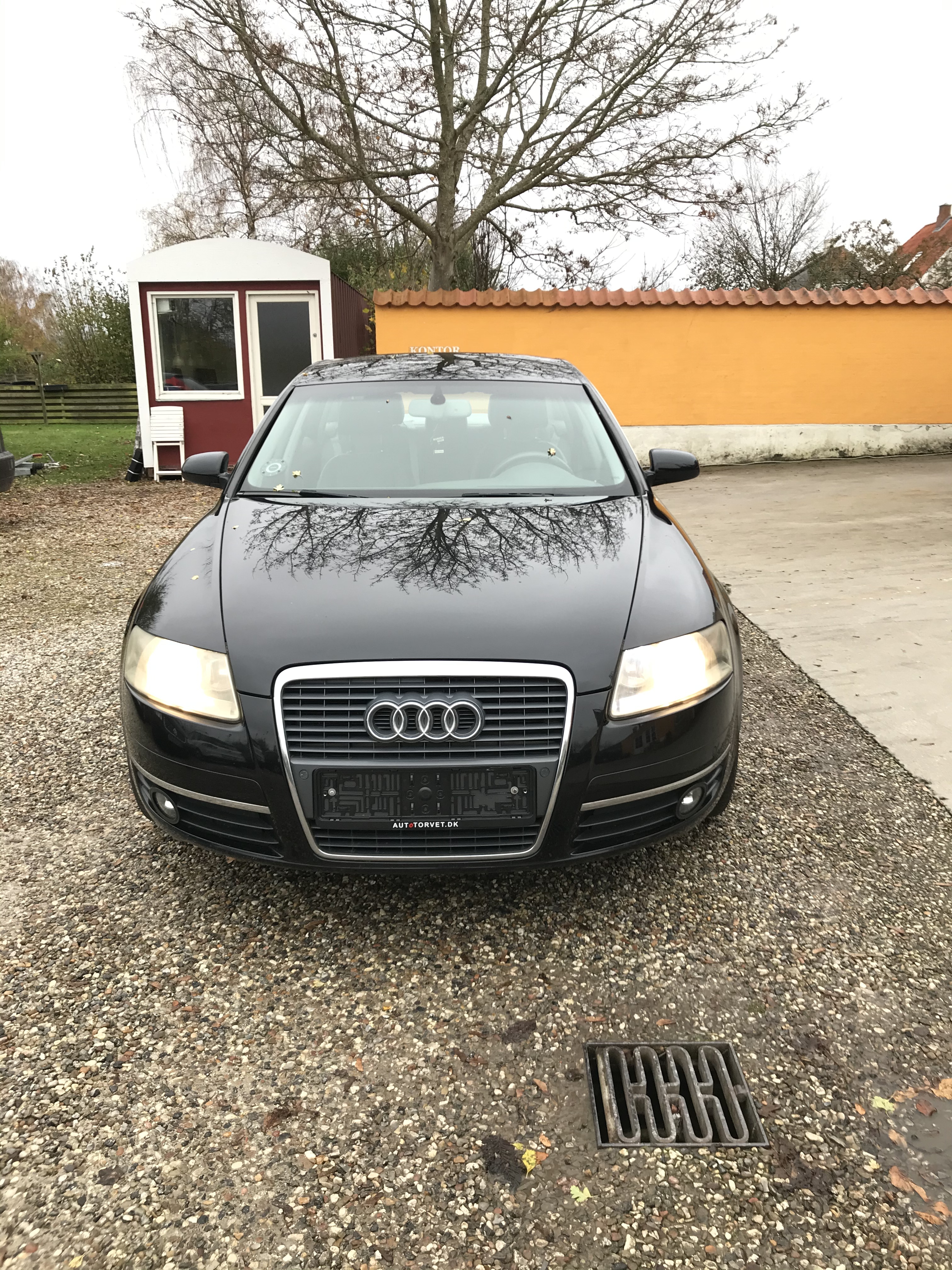 Sort Audi A 6 fra 2005