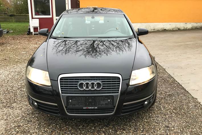 Sort Audi A 6 fra 2005