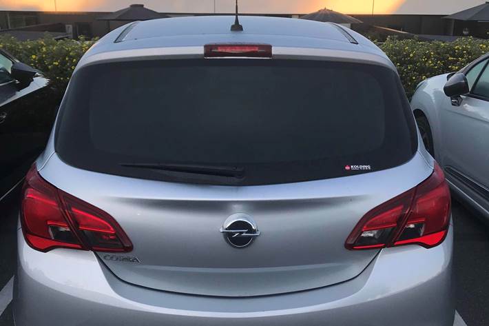 Grå Opel Corsa fra 2018