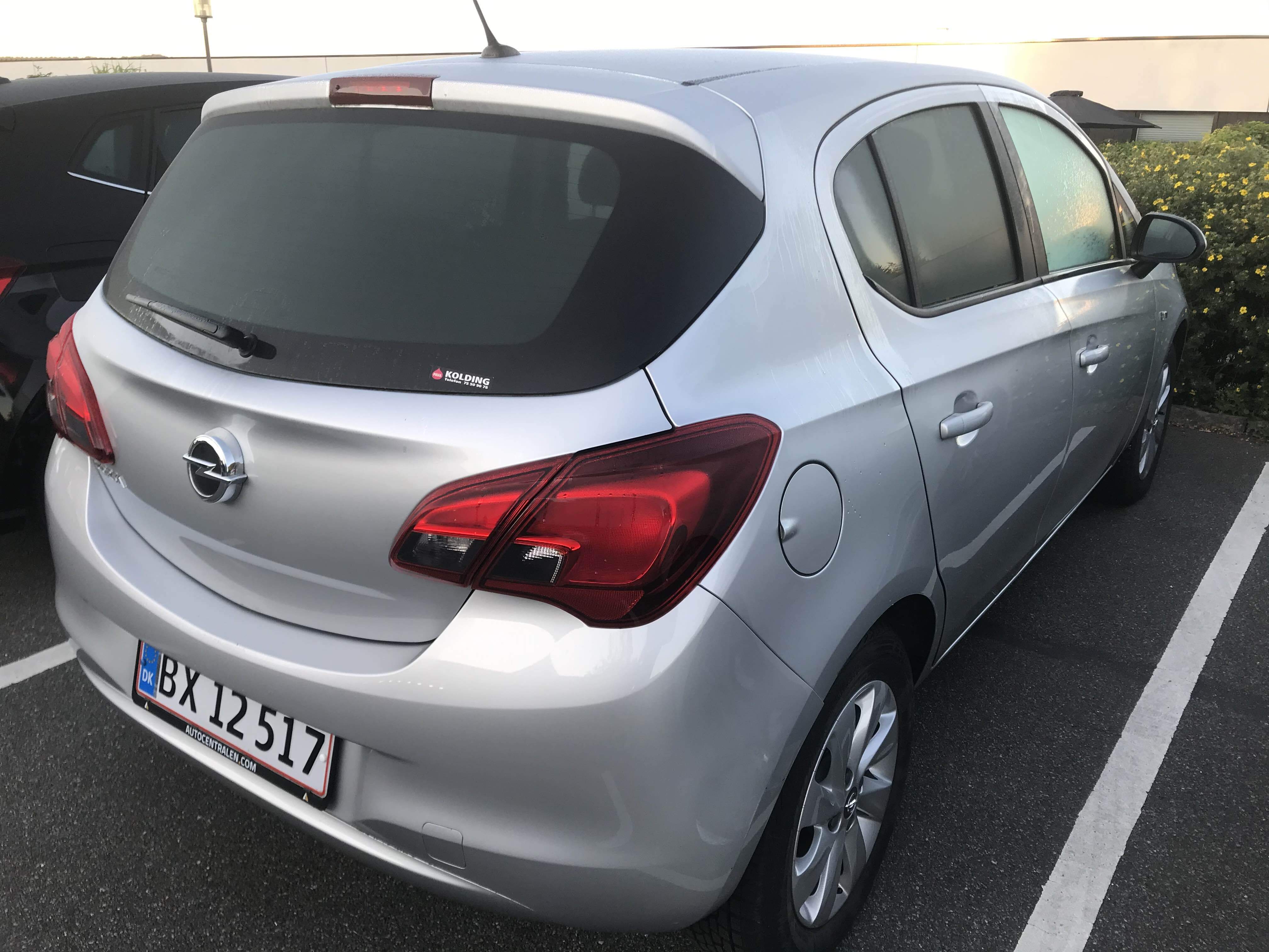 Grå Opel Corsa fra 2018