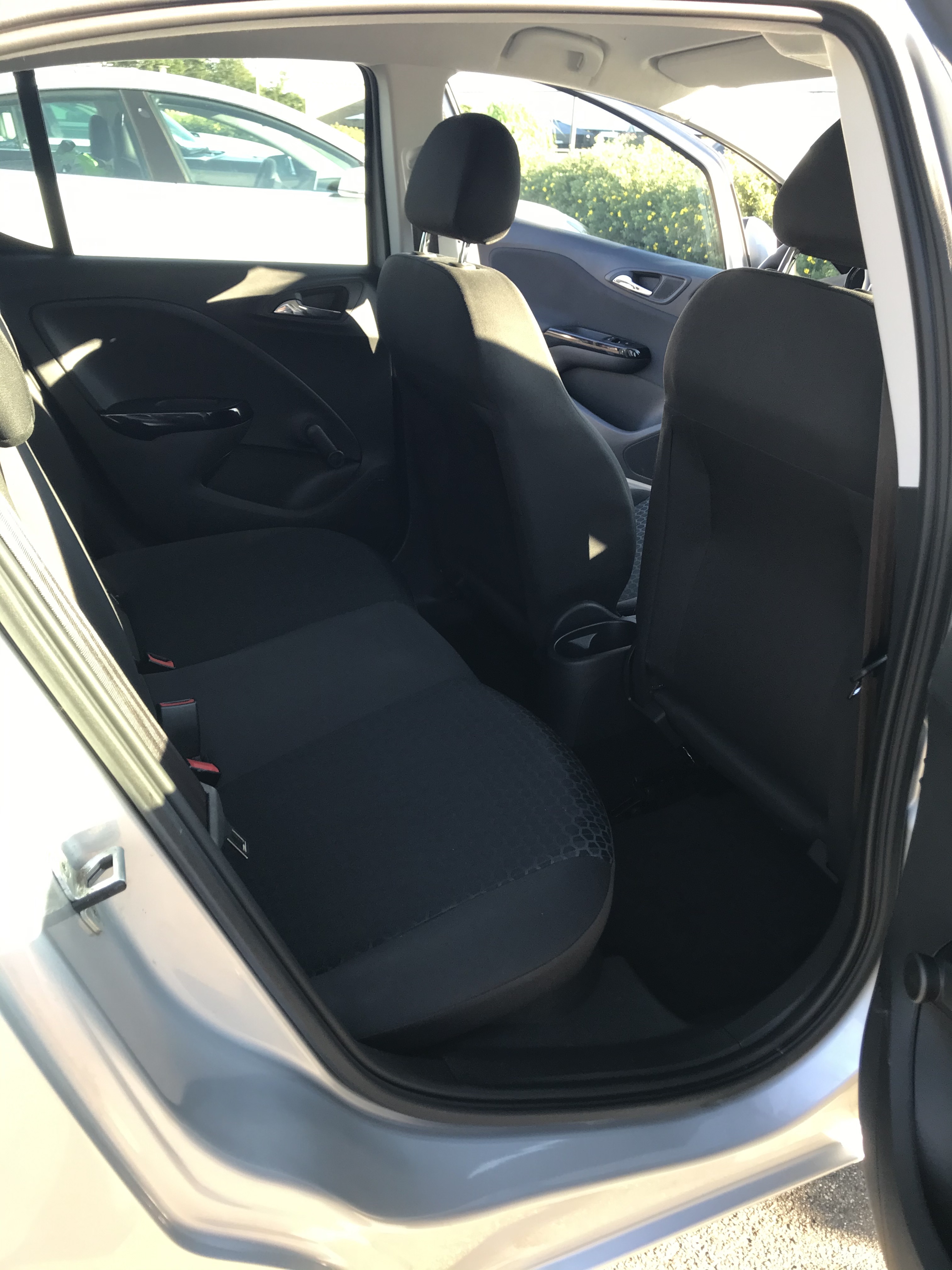 Grå Opel Corsa fra 2018