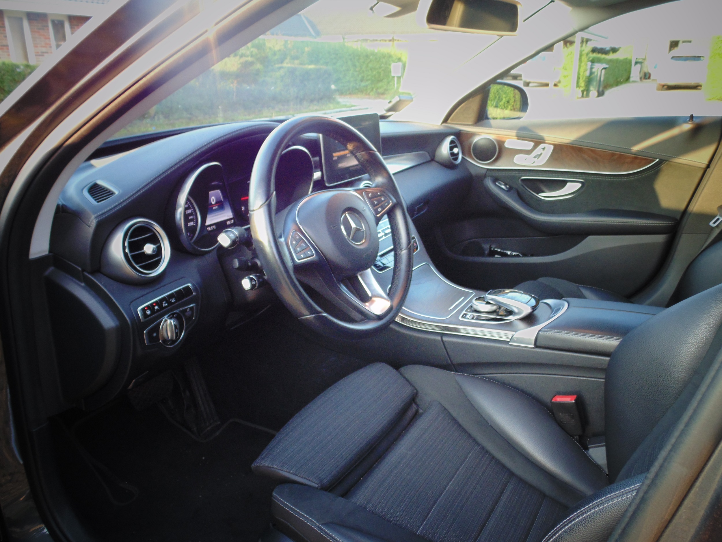 Grå Mercedes C220 d fra 2014