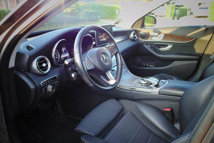 Grå Mercedes C220 d fra 2014