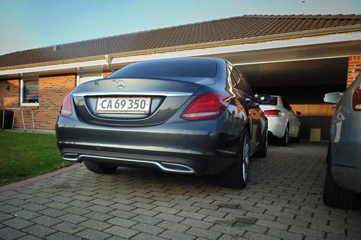 Grå Mercedes C220 d fra 2014