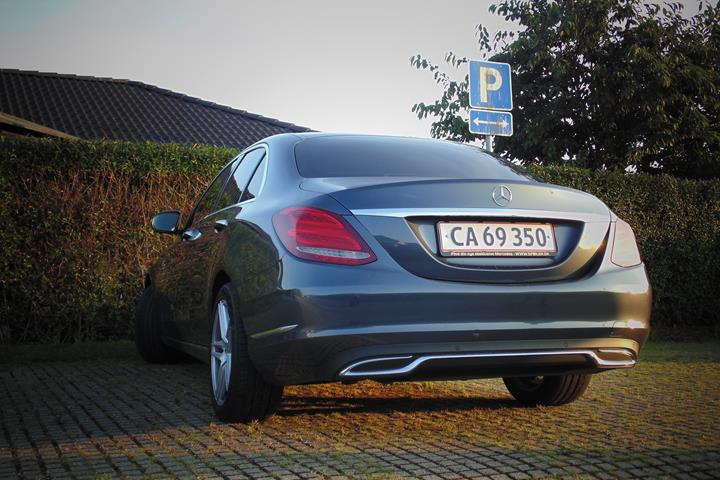 Grå Mercedes C220 d fra 2014