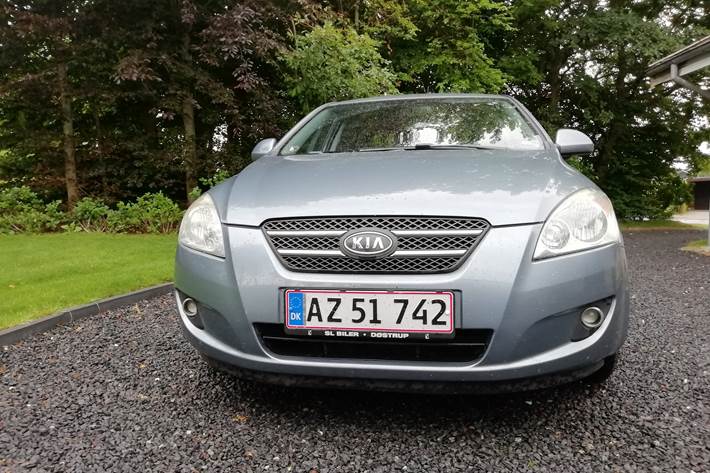 Blå Kia Ceed fra 2007