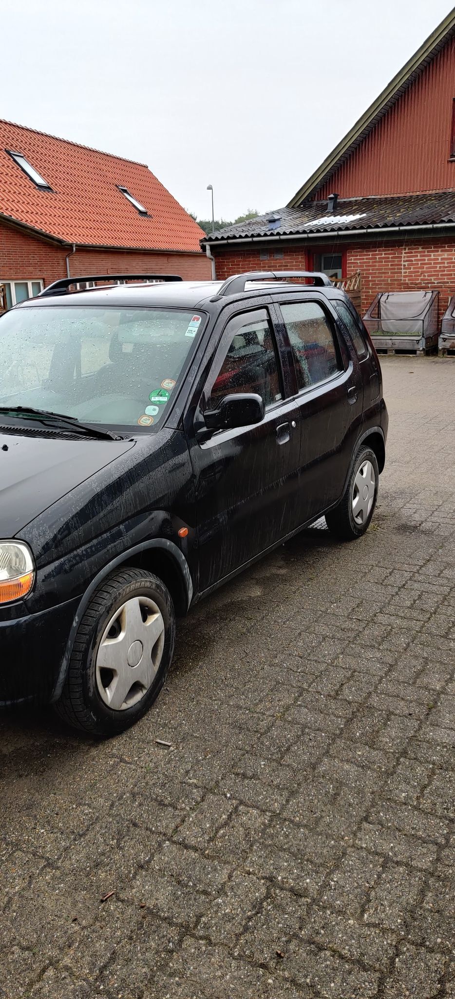 Sort Suzuki Ignis fra 2002