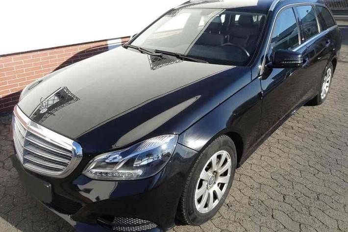 Sort Mercedes E200 fra 2016