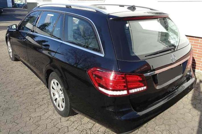 Sort Mercedes E200 fra 2016