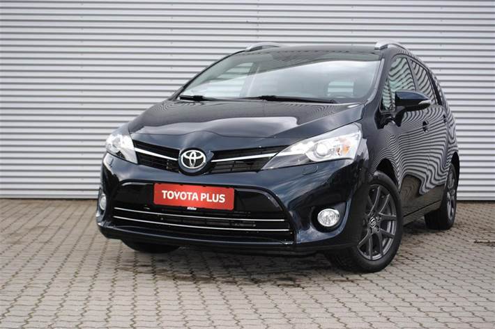 Blå Toyota Verso fra 2015