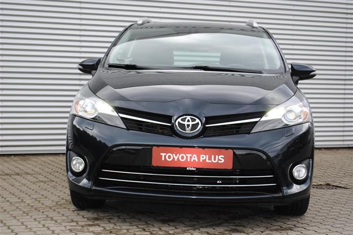 Blå Toyota Verso fra 2015