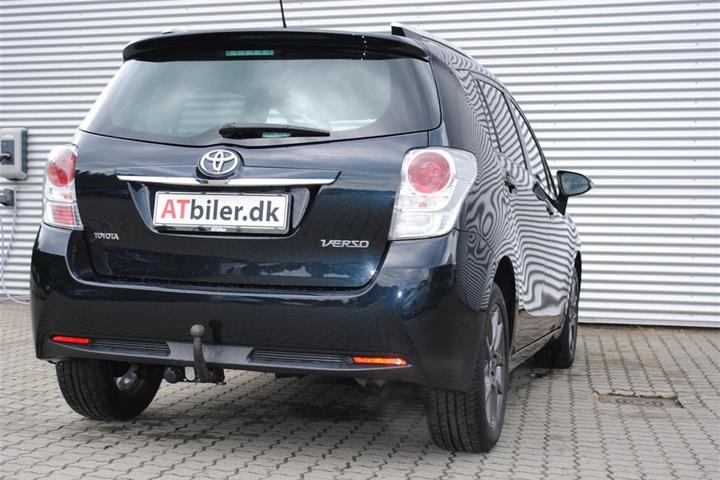 Blå Toyota Verso fra 2015