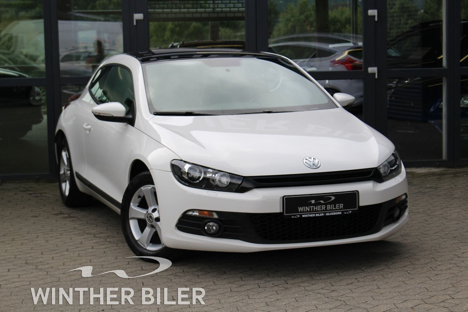 Hvid VW Scirocco fra 2014