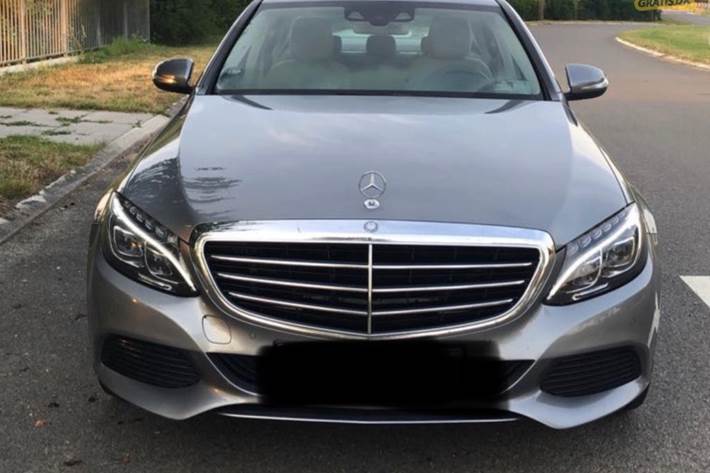 Grå Mercedes C220 fra 2014