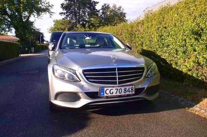 Grå Mercedes C220 fra 2014