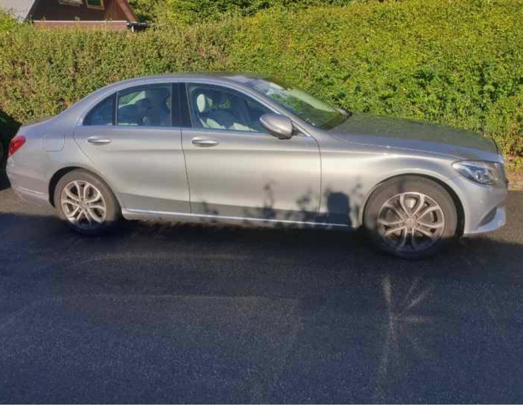 Grå Mercedes C220 fra 2014