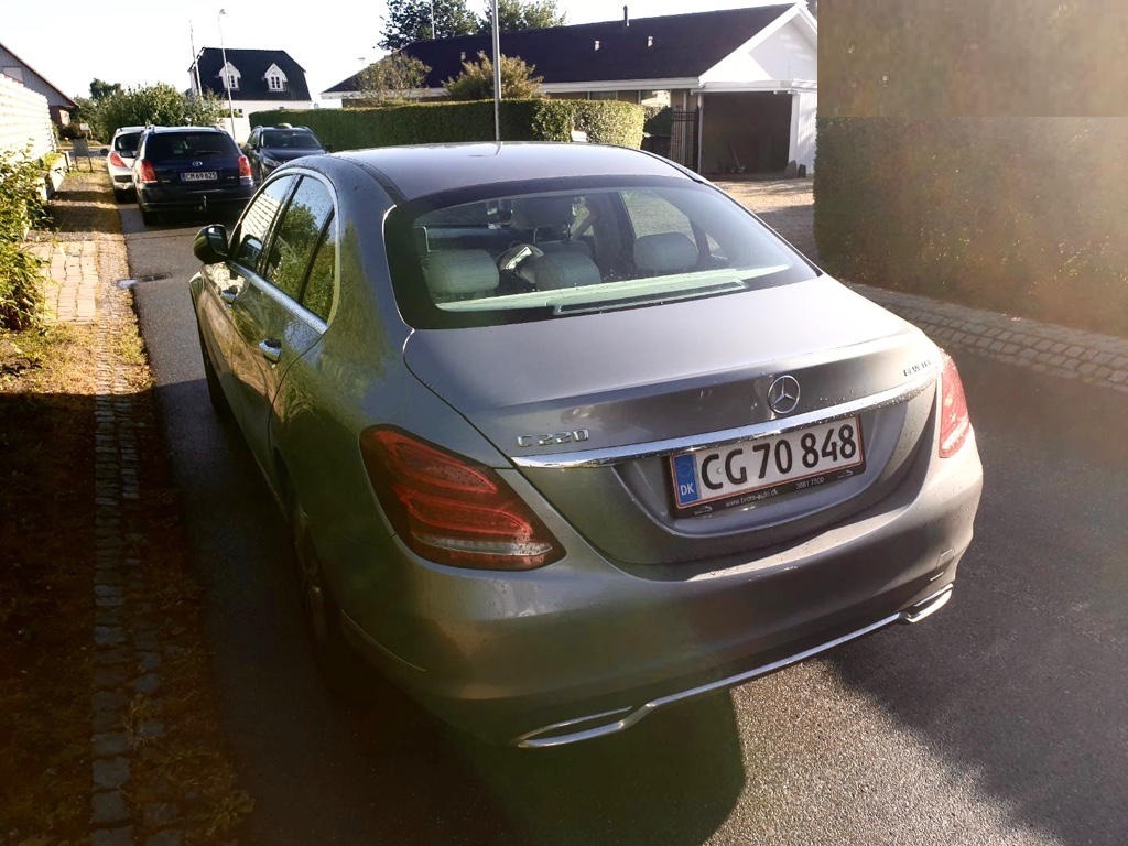 Grå Mercedes C220 fra 2014