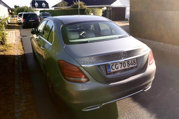 Grå Mercedes C220 fra 2014