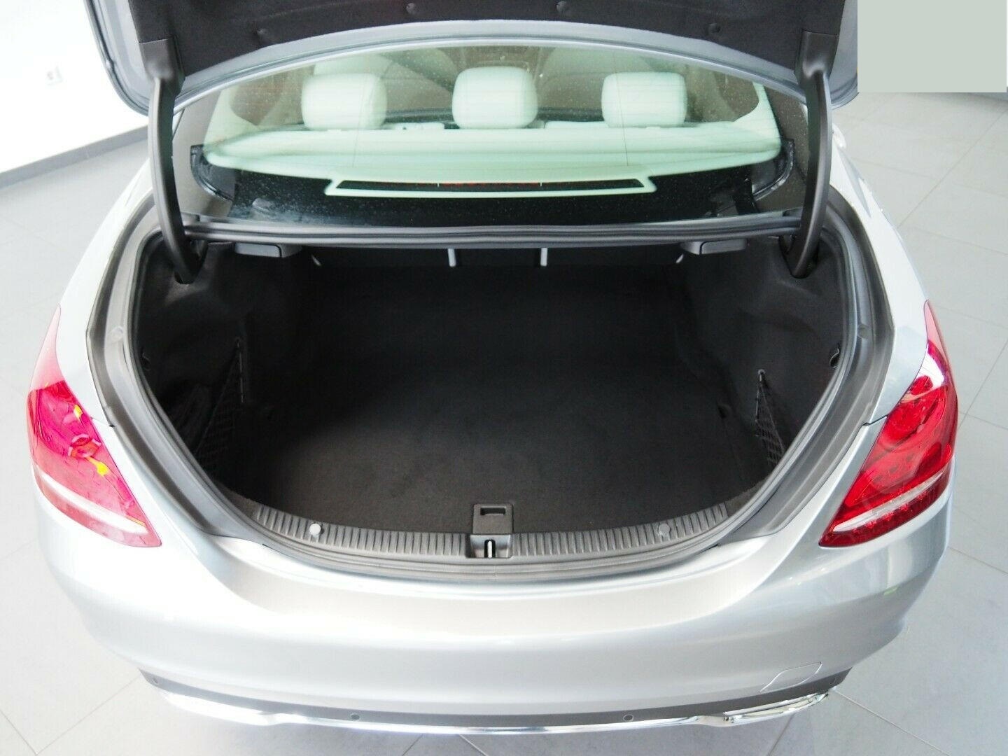 Grå Mercedes C220 fra 2014