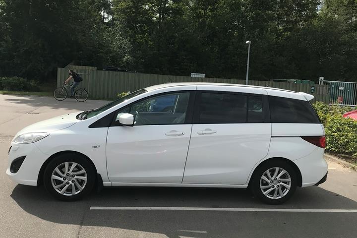 Hvid Mazda 5 fra 2011