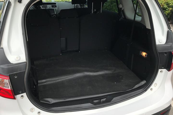 Hvid Mazda 5 fra 2011